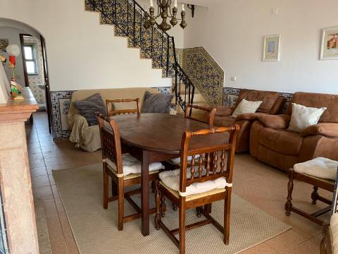 Arrendamento Anual - Moradia T4 de Charme na Praia da Lota (Manta Rota)