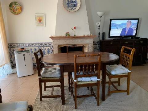 Arrendamento Anual - Moradia T4 de Charme na Praia da Lota (Manta Rota)