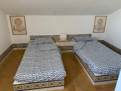 Arrendamento Anual - Moradia T4 de Charme na Praia da Lota (Manta Rota)