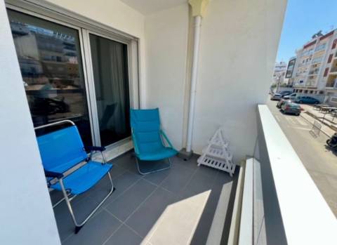 Apartamento T2 Mobilado com Elevador e Varandas