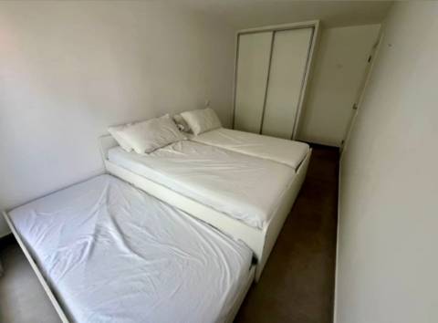 Apartamento T2 Mobilado com Elevador e Varandas