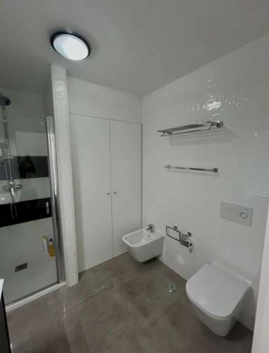 Apartamento T2 Mobilado com Elevador e Varandas