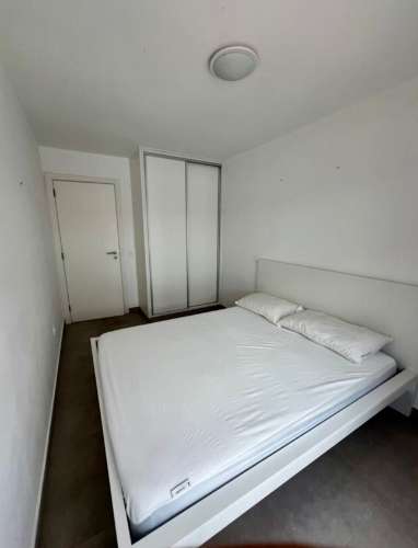 Apartamento T2 Mobilado com Elevador e Varandas
