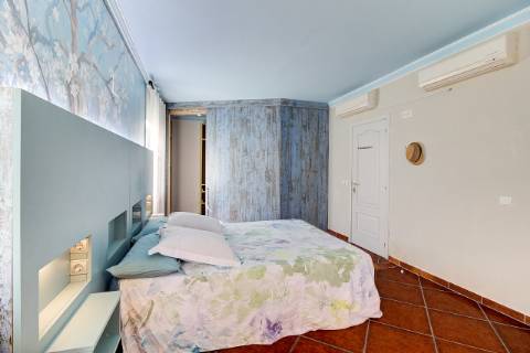 Moradia T5 com Terreno Urbano de 1.972 m² em Monte Francisco - Um Refúgio Tranquilo com Vista Aberta