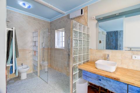 Moradia T5 com Terreno Urbano de 1.972 m² em Monte Francisco - Um Refúgio Tranquilo com Vista Aberta