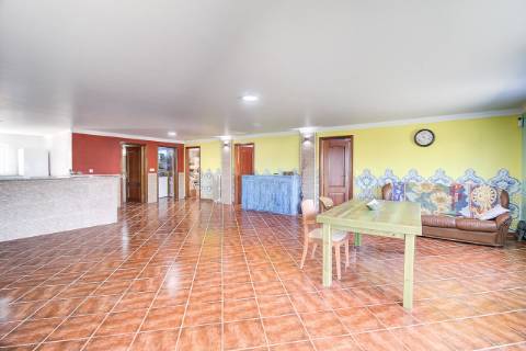 Moradia T5 com Terreno Urbano de 1.972 m² em Monte Francisco - Um Refúgio Tranquilo com Vista Aberta