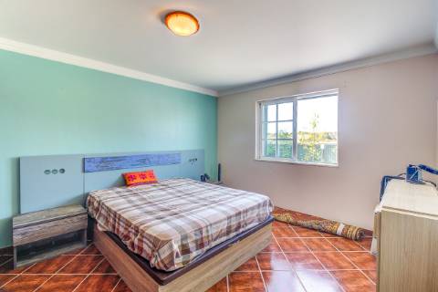 Moradia T5 com Terreno Urbano de 1.972 m² em Monte Francisco - Um Refúgio Tranquilo com Vista Aberta