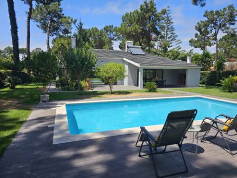 Fantástica; Moradia V4 Independente com Piscina na Herdade da Aroeira, excelente oportunidade