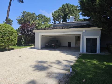 Fantástica; Moradia V4 Independente com Piscina na Herdade da Aroeira, excelente oportunidade