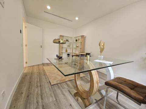 Fantástica; Moradia V4 Independente com Piscina na Herdade da Aroeira, excelente oportunidade