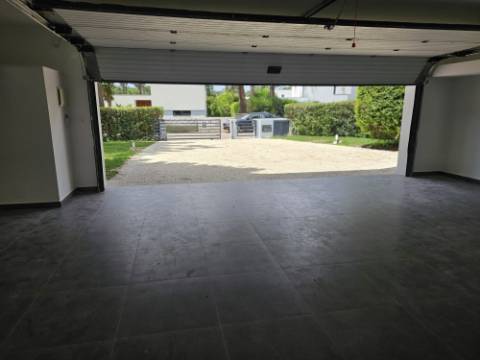 Fantástica; Moradia V4 Independente com Piscina na Herdade da Aroeira, excelente oportunidade