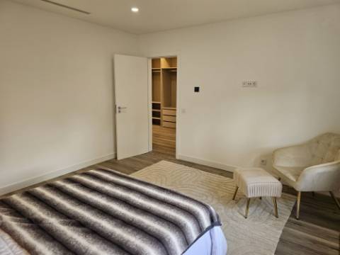 Fantástica; Moradia V4 Independente com Piscina na Herdade da Aroeira, excelente oportunidade