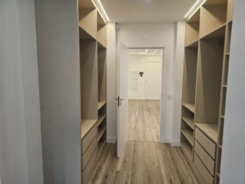 Fantástica; Moradia V4 Independente com Piscina na Herdade da Aroeira, excelente oportunidade