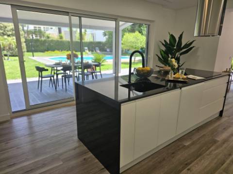 Fantástica; Moradia V4 Independente com Piscina na Herdade da Aroeira, excelente oportunidade