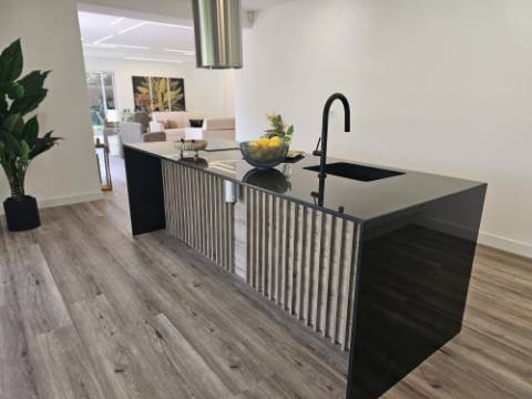 Fantástica; Moradia V4 Independente com Piscina na Herdade da Aroeira, excelente oportunidade