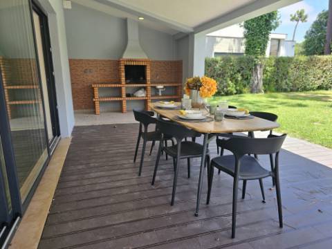 Fantástica; Moradia V4 Independente com Piscina na Herdade da Aroeira, excelente oportunidade