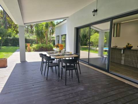 Fantástica; Moradia V4 Independente com Piscina na Herdade da Aroeira, excelente oportunidade