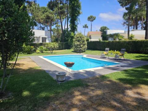 Fantástica; Moradia V4 Independente com Piscina na Herdade da Aroeira, excelente oportunidade