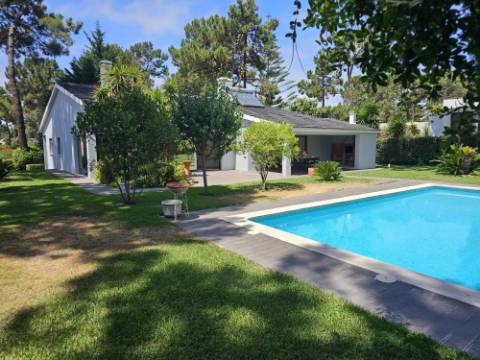 Fantástica; Moradia V4 Independente com Piscina na Herdade da Aroeira, excelente oportunidade