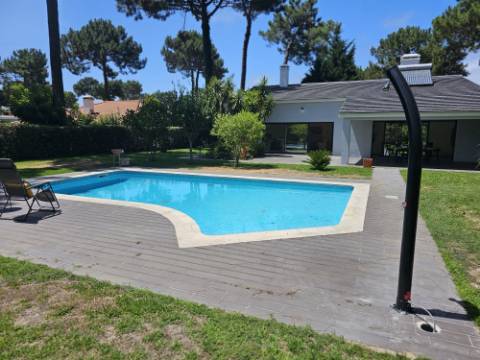 Fantástica; Moradia V4 Independente com Piscina na Herdade da Aroeira, excelente oportunidade