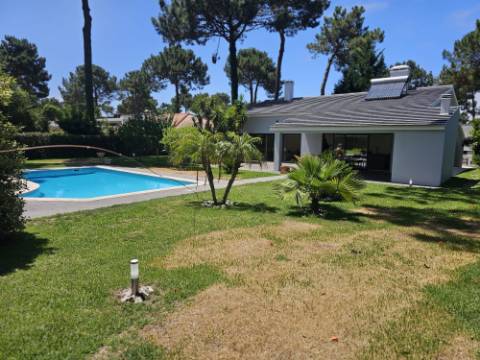 Fantástica; Moradia V4 Independente com Piscina na Herdade da Aroeira, excelente oportunidade