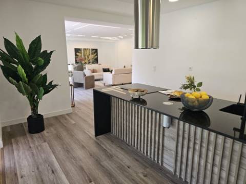 Fantástica; Moradia V4 Independente com Piscina na Herdade da Aroeira, excelente oportunidade