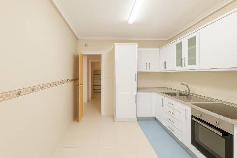 Apartamento T3 em Olhão.