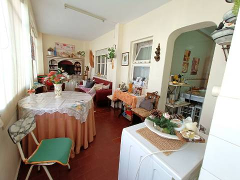 Apartamento T3 em Olhão.