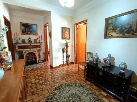 Apartamento T3 em Olhão.