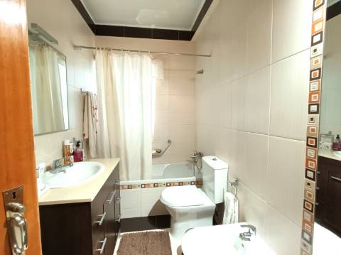 Apartamento T3 em Olhão.