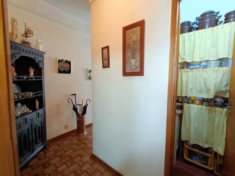 Apartamento T3 em Olhão.