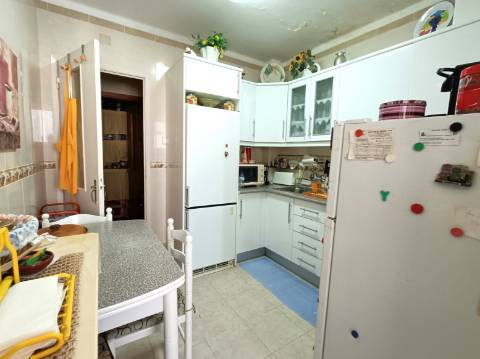 Apartamento T3 em Olhão.