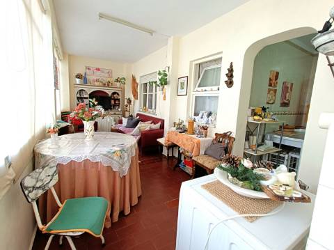 Apartamento T3 em Olhão.