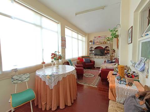 Apartamento T3 em Olhão.