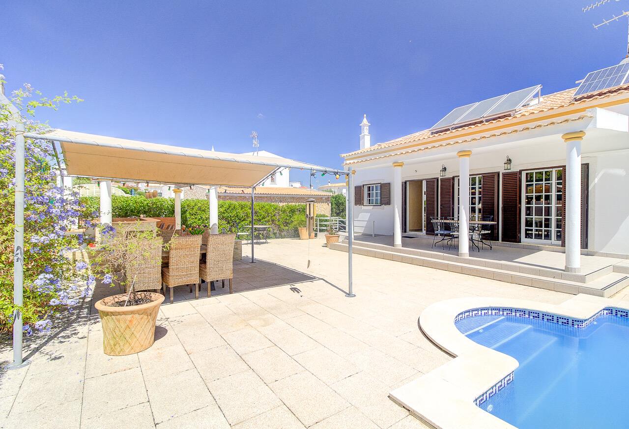 Moradia T7 com Piscina, Jardim e Painéis Solares - Quinta do Sobral