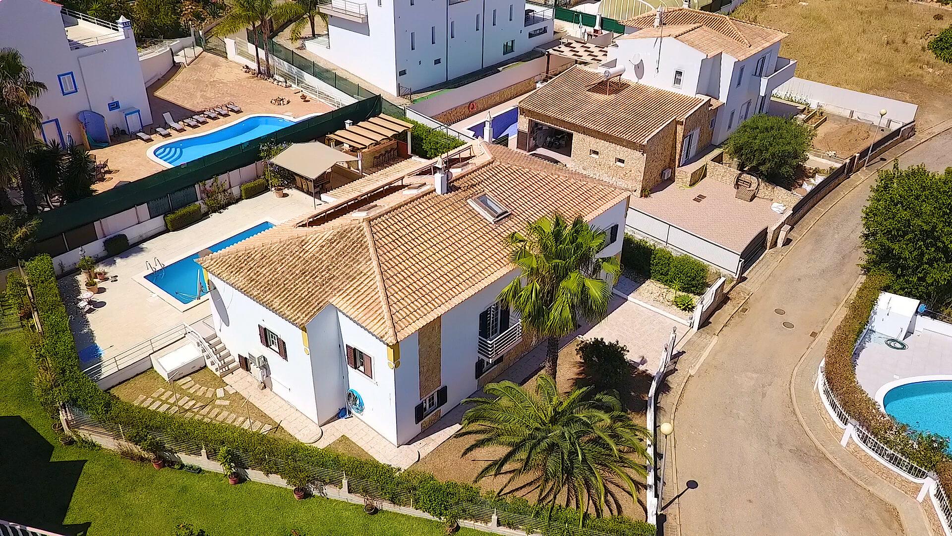 Moradia T7 com Piscina, Jardim e Painéis Solares - Quinta do Sobral