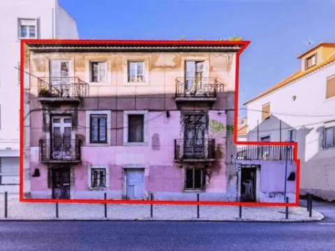 PREDIO INTEIRO PARA VENDA - 3 PISOS PARA APARTAMENTOS - EM BENFICA - LISBOA