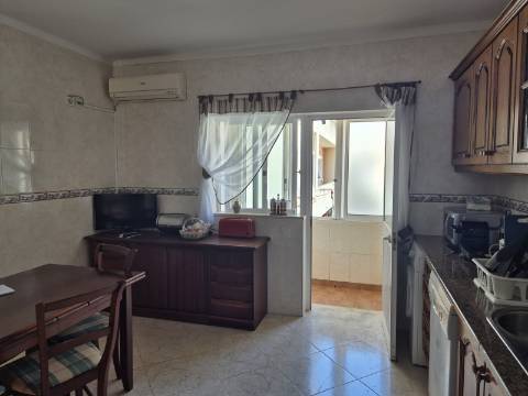 Apartamento T2 com áreas grandes em Vila Real de Santo António