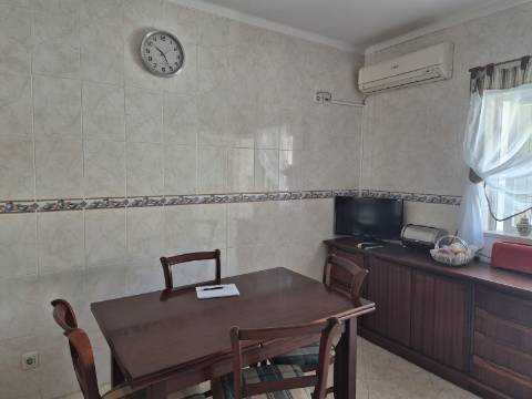 Apartamento T2 com áreas grandes em Vila Real de Santo António