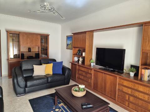 Apartamento T2 com áreas grandes em Vila Real de Santo António