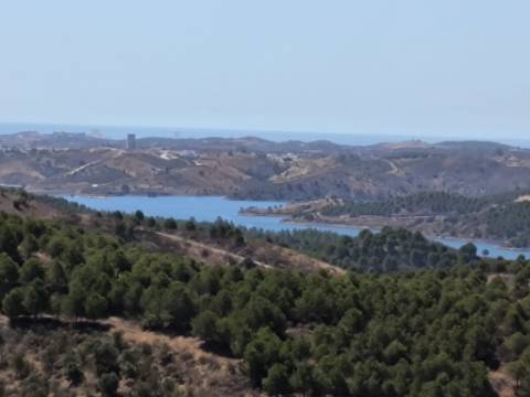 TERRENO URBANO - COM POSSIBILIDADE DE CONSTRUÇÃO MORADIA E TURISMO - VISTA LAGO E VISTA MAR - BRENHOSA - ODELEITE - CASTRO MARIM - ALGARVE