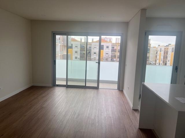 Apartamento T3, 2º piso, varanda, Vila real de Santo António
