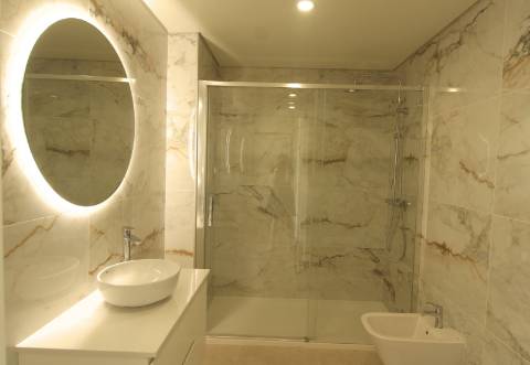 Apartamento T3, 2º piso, varanda, Vila real de Santo António