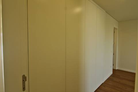 Apartamento T3, 2º piso, varanda, Vila real de Santo António