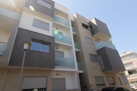 Apartamento T3, 2º piso, varanda, Vila real de Santo António