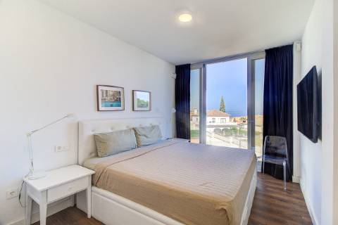 Deslumbrante Moradia Moderna com Vista Mar em Buenas Noches, Estepona