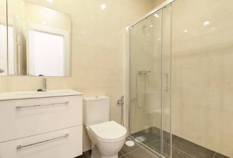 Deslumbrante Moradia Moderna com Vista Mar em Buenas Noches, Estepona