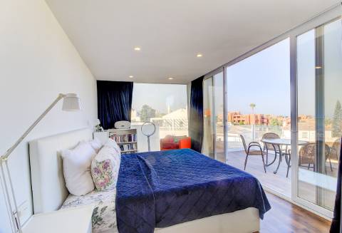 Deslumbrante Moradia Moderna com Vista Mar em Buenas Noches, Estepona