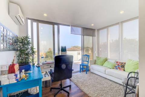 Deslumbrante Moradia Moderna com Vista Mar em Buenas Noches, Estepona