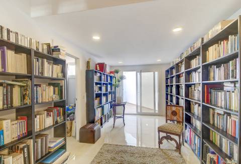 Deslumbrante Moradia Moderna com Vista Mar em Buenas Noches, Estepona